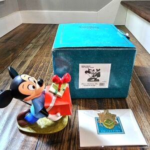 WDCC Disney 1995 Plutos Christmas Tree. Mickey Mouse Christmas Presents Figurine